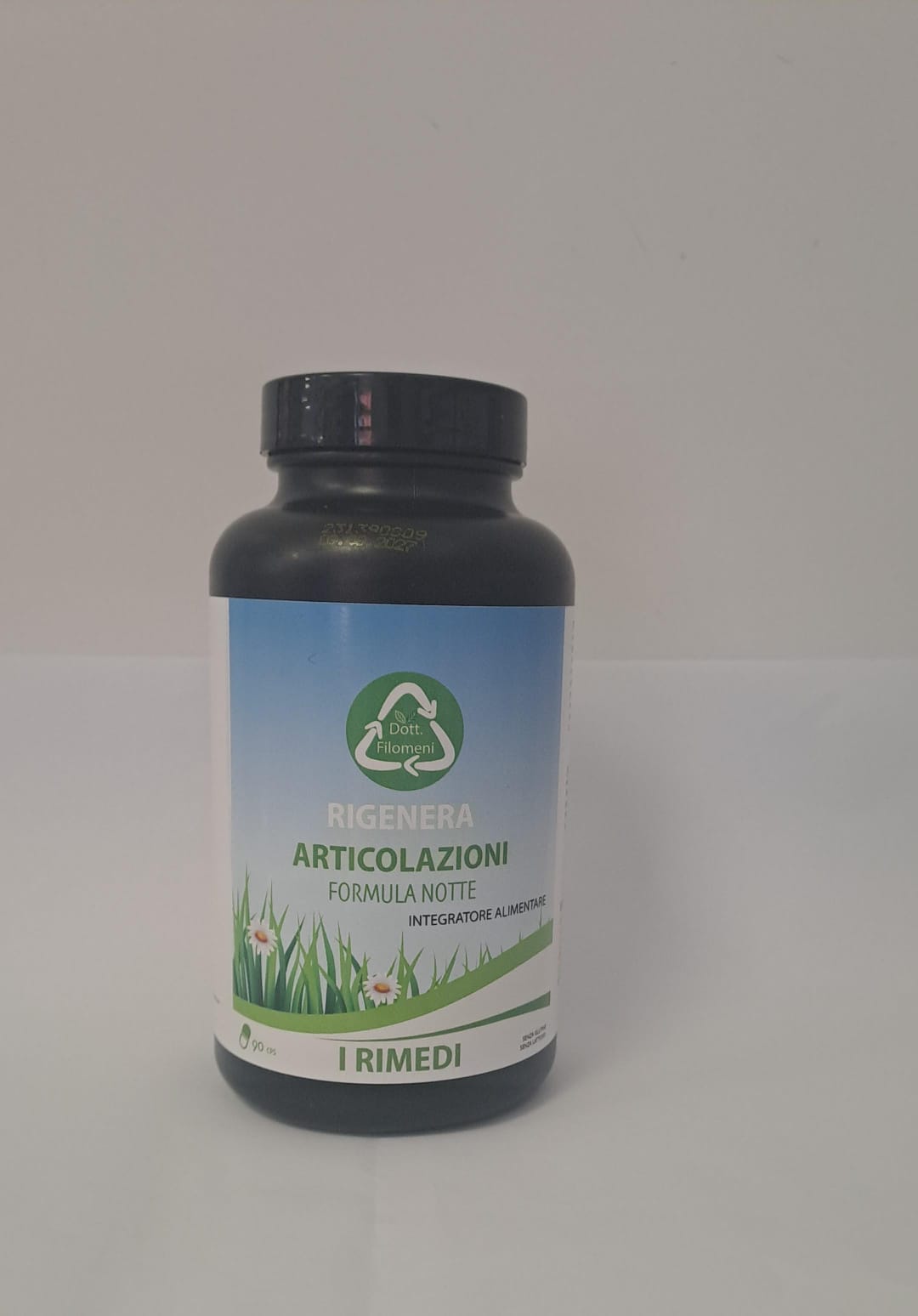 RIGENERA ARTICOLAZIONI FORMULA NOTTE 90 CAPSULE DOTT. FILOMENI Rigenera articolazioni è costituito da una formula studiata per migliorare la salute delle articolazioni, fornendo nutrienti e composti che lavorano insieme per ridurre l'infiammazione, miglio